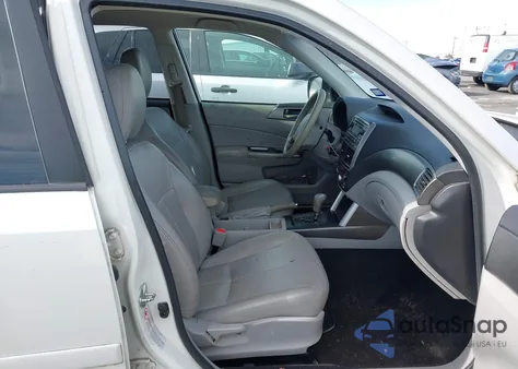 2011 Subaru Forester 2.5X Premium из США, поврежденный, VIN JF2SHBDC8BH782880